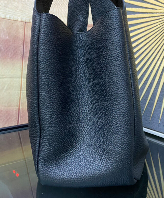 Saint Laurent Bea Tote In Grained Leather Black